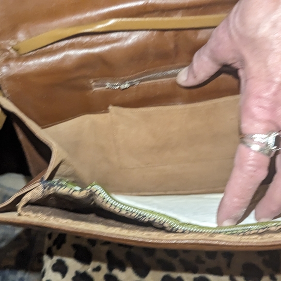 Vintage Rusty Brown Crock Embossed Leather really cool. - Picture 7 of 7